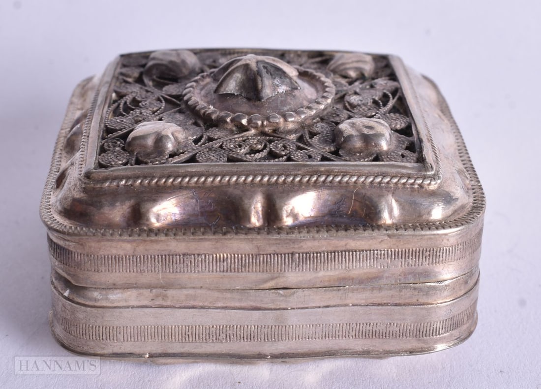 A White Metal Pill Box with a Filigree Top and Embossed Lid. Foreign Marks. 3cm x 5.7cm z 5.5cm, we (1 of 5)