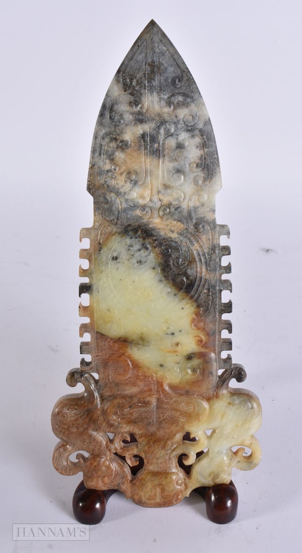 AN ARCHAIC CHINESE JADE AMULET. 27 cm x 10 cm.: AN ARCHAIC CHINESE JADE AMULET. 27 cm x 10 cm.