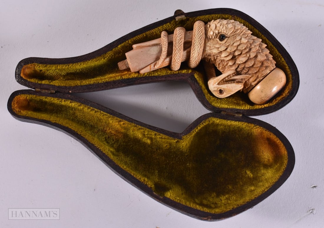 A VICTORIAN SNAKE AND SNIPE MEERSCHAUM PIPE. Pipe 7 cm wide. (1 of 4)