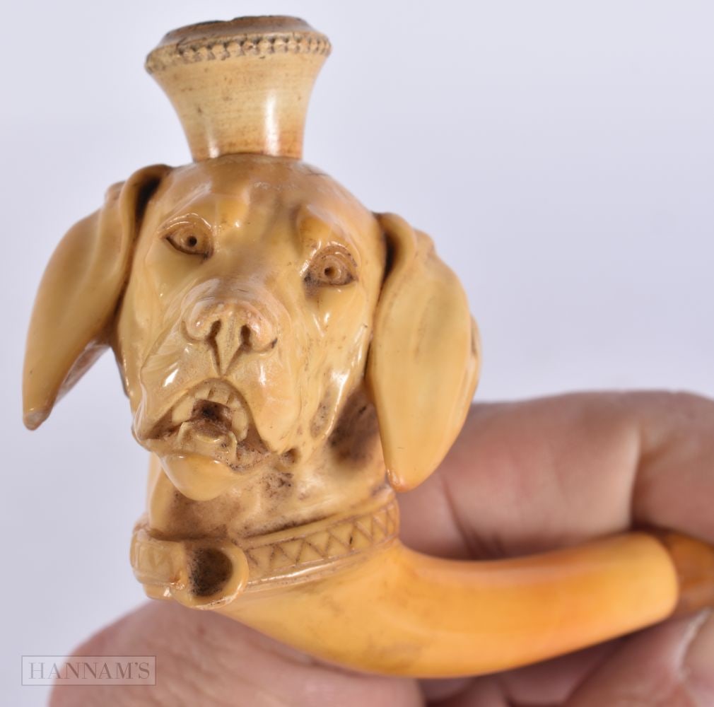 A VICTORIAN DOG HEAD MEERSCHAUM PIPE. 12 cm wide.: A VICTORIAN DOG HEAD MEERSCHAUM PIPE. 12 cm wide.