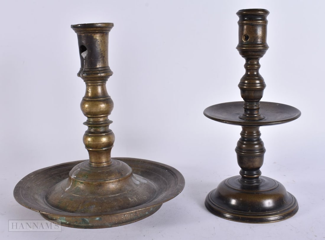 TWO 17TH/18TH CENTURY DUTCH & DUTCH COLONIAL BRONZE CANDLESTICKS. Largest 19 cm high. (2) (1 of 4)
