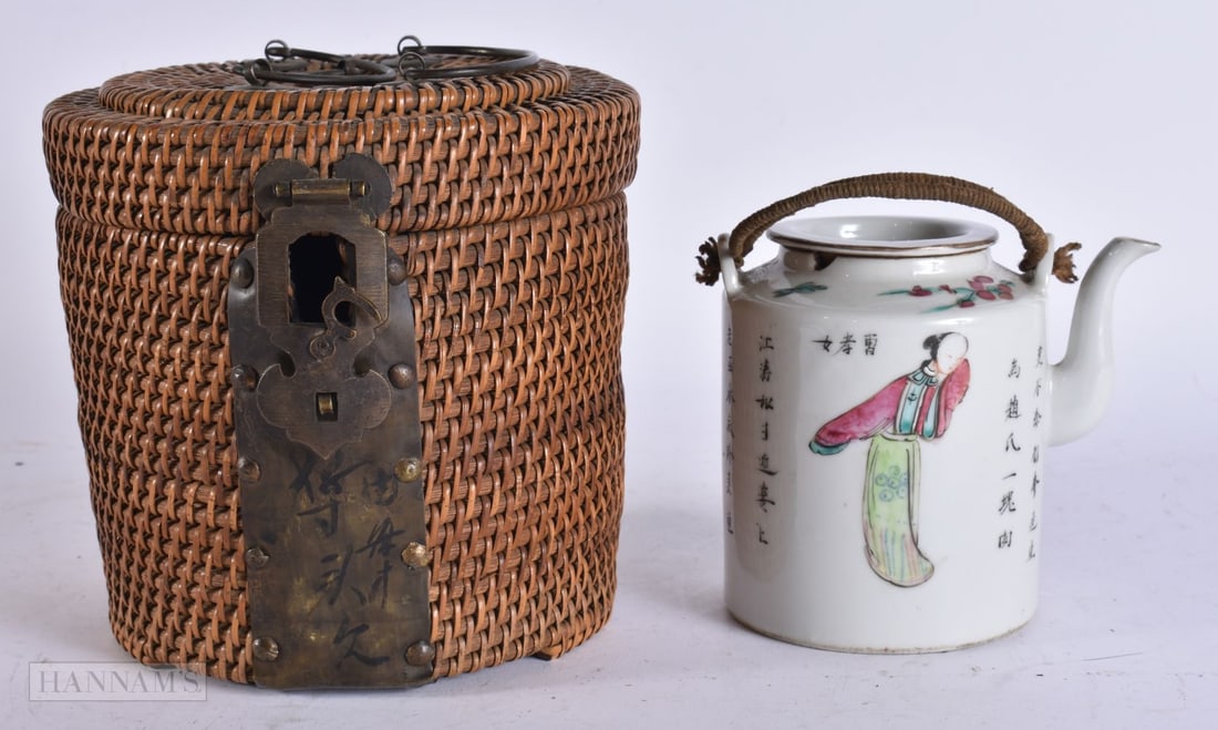AN EARLY 20TH CENTURY CHINESE FAMILLE ROSE WU SHANG PU TEAPOT AND COVER Late Qing/Republic. Teapot 1: AN EARLY 20TH CENTURY CHINESE FAMILLE ROSE WU SHANG PU TEAPOT AND COVER Late Qing/Republic. Teapot 12 cm x 12 cm.