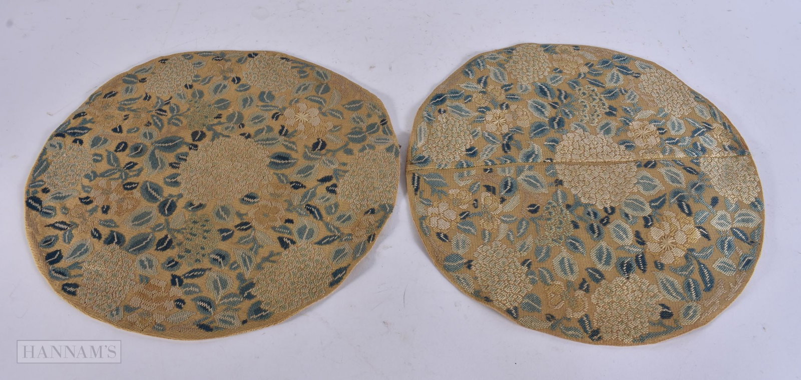 A PAIR OF 17TH/18TH CENTURY CHINESE SILK EMBROIDERED PANELS Kangxi/Yongzheng. 27 cm x 24 cm. (1 of 8)