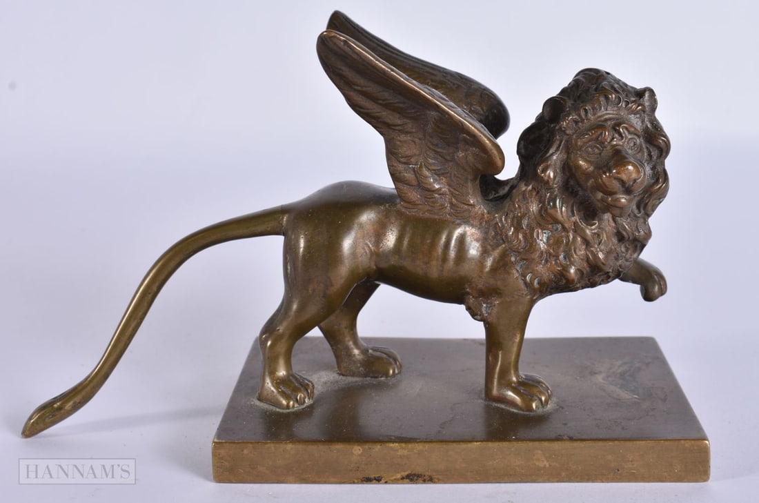 A 19TH CENTURY GRAND TOUR BRONZE FIGURE OF THE VENETIAN LION. 14.5 cm wide. (1 of 6)