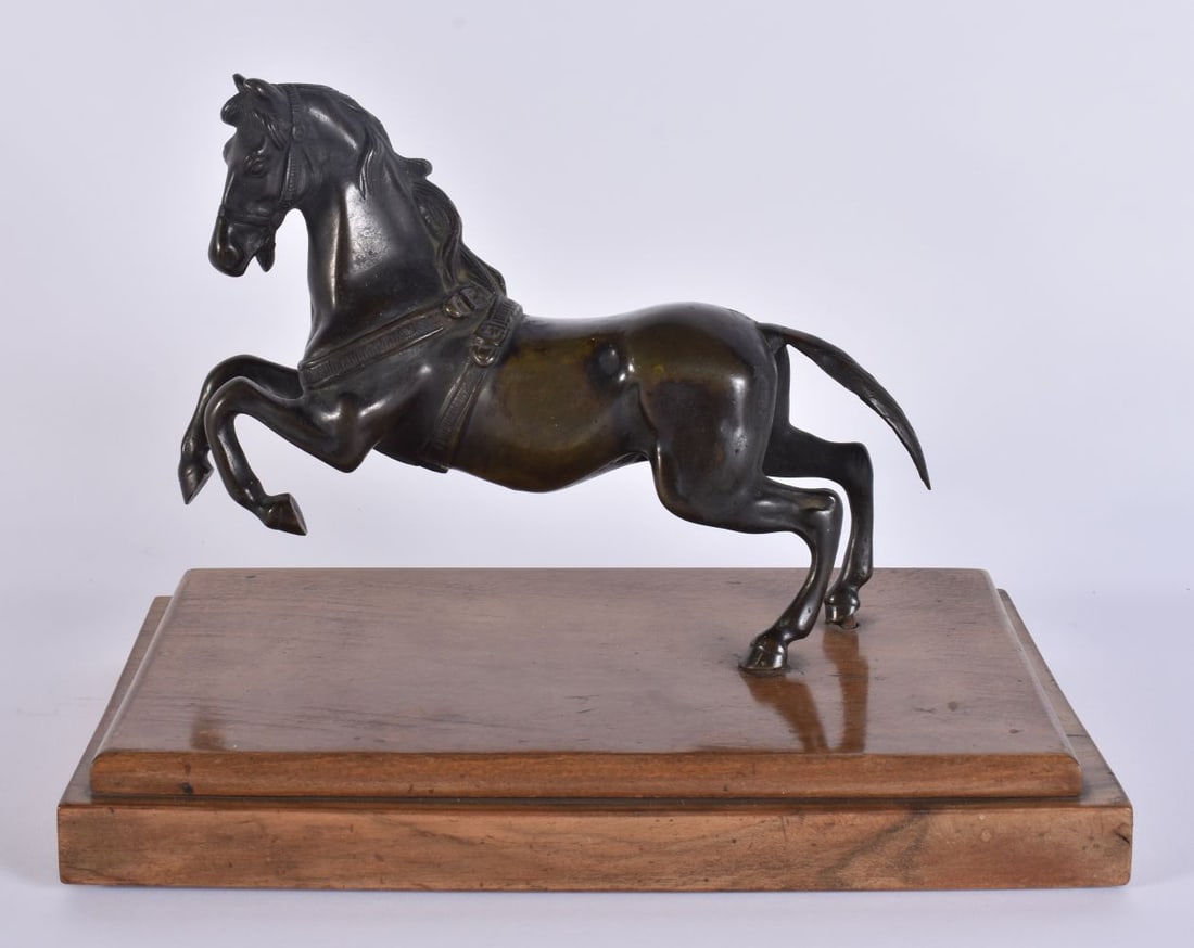 AN 18TH/19TH CENTURY GRAND TOUR BRONZE FIGURE OF A REARING HORSE in the manner of Francesco Fanelli. (1 of 20)