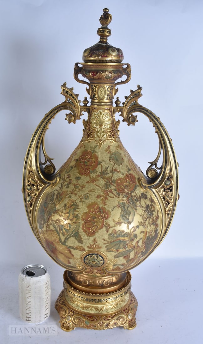 A FINE AND RARE 19TH CENTURY DERBY TWIN HANDLED ISLAMIC DESIGN VASE ON STAND with beautifully reticu (1 of 11)