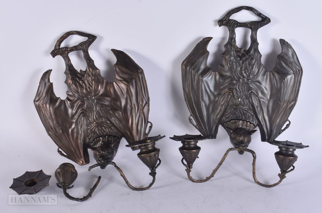 A PAIR OF CONTINENTAL BRONZE BAT WALL SCONCES. 24 cm x 18 cm. (1 of 3)
