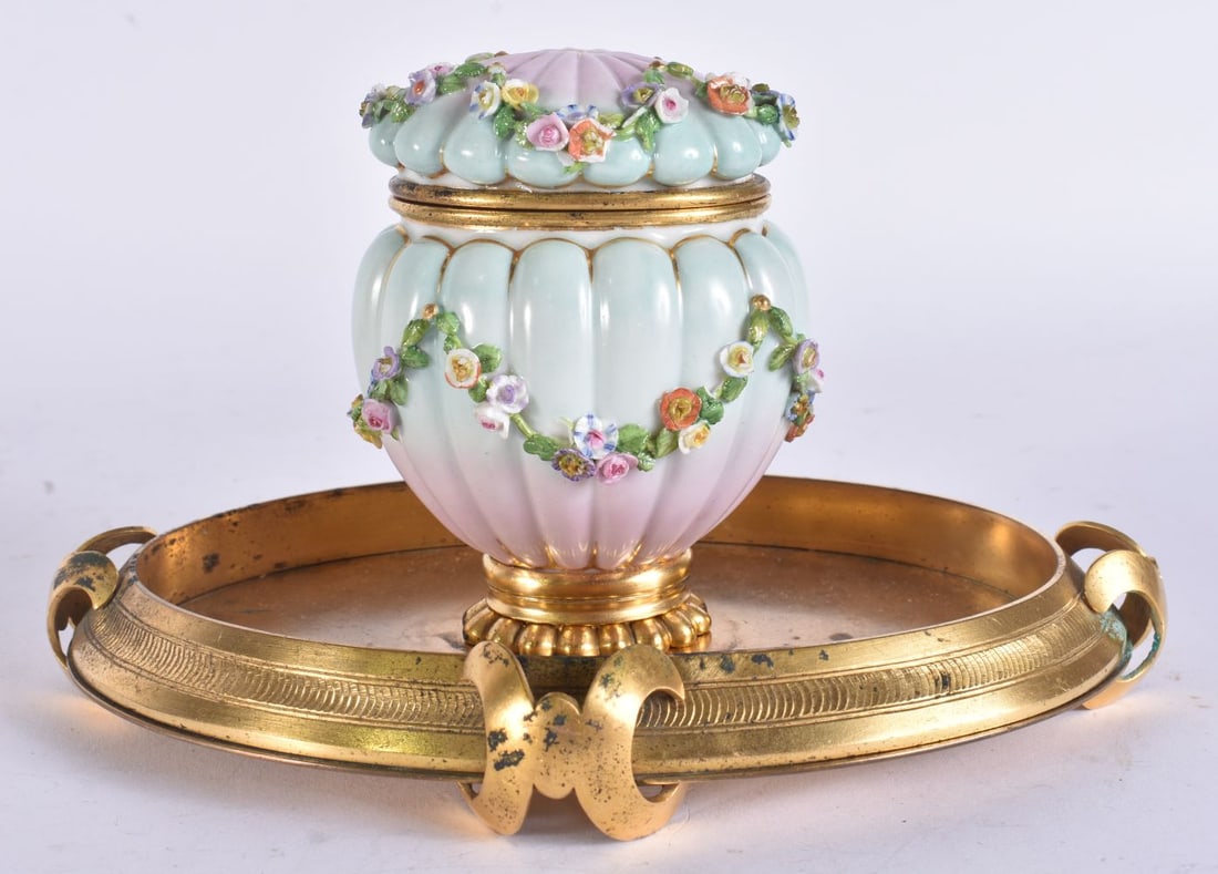 A LATE 19TH CENTURY CONTINENTAL PORCELAIN INKWELL. 18 cm wide. (1 of 5)