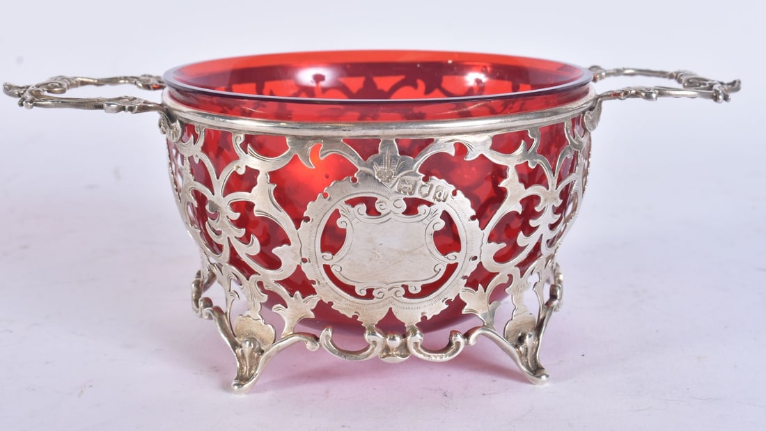 AN ANTIQUE SILVER AND RUBY GLASS SUGAR BOWL. Silver 115 grams. 15 cm wide. (1 of 6)