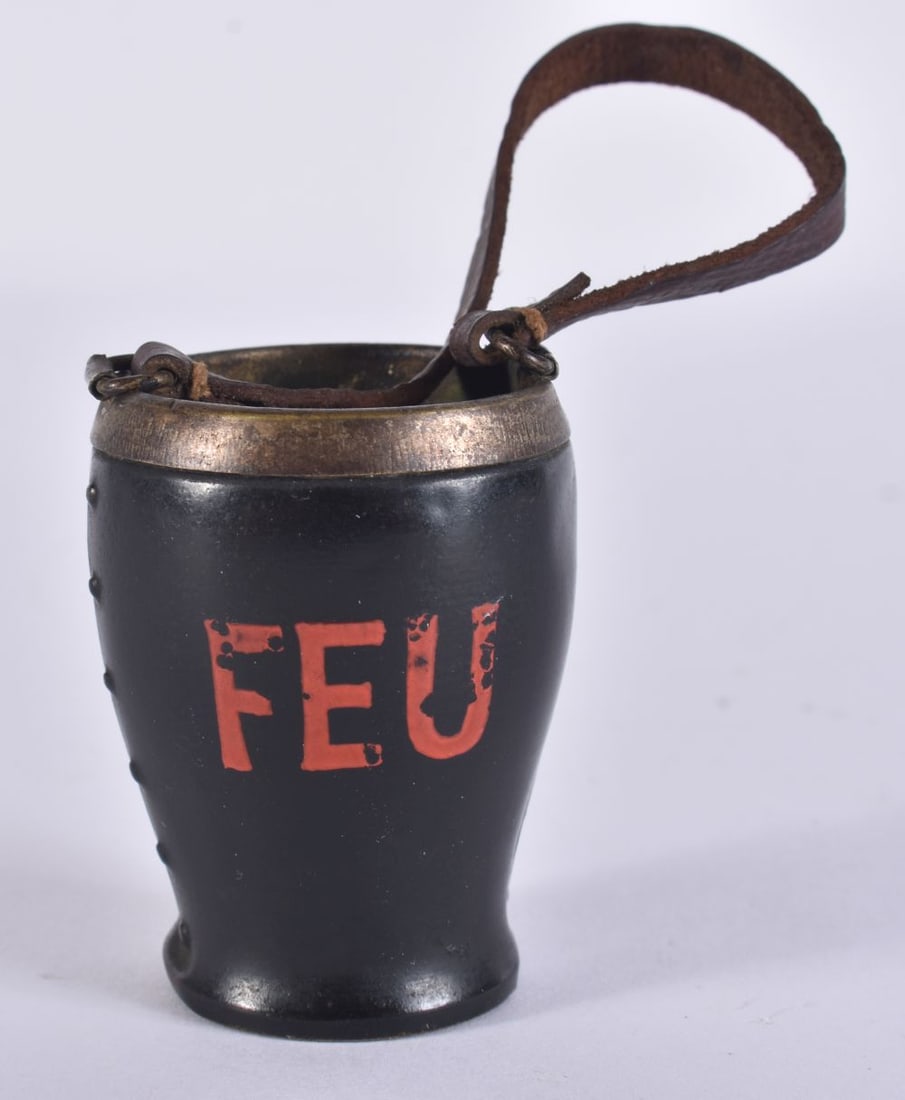 A RARE VICTORIAN LEATHER AND BRONZE FIRE BUCKET VESTA. 5 cm x 3.5 cm excluding handle. (1 of 4)