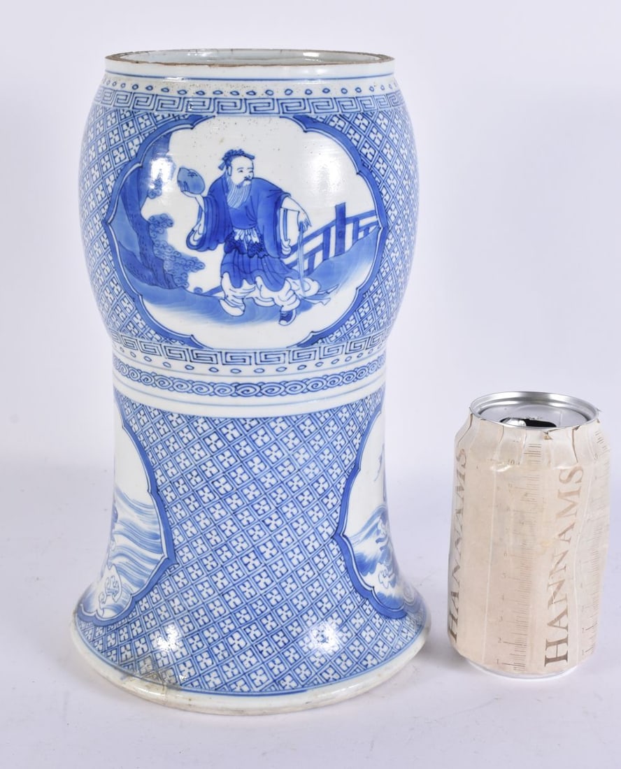 A FINE 17TH/18TH CENTURY CHINESE BLUE AND WHITE PORCELAIN VASE Kangxi, painted with figures in lands: A FINE 17TH/18TH CENTURY CHINESE BLUE AND WHITE PORCELAIN VASE Kangxi, painted with figures in landscapes. 26cm x 12 cm.