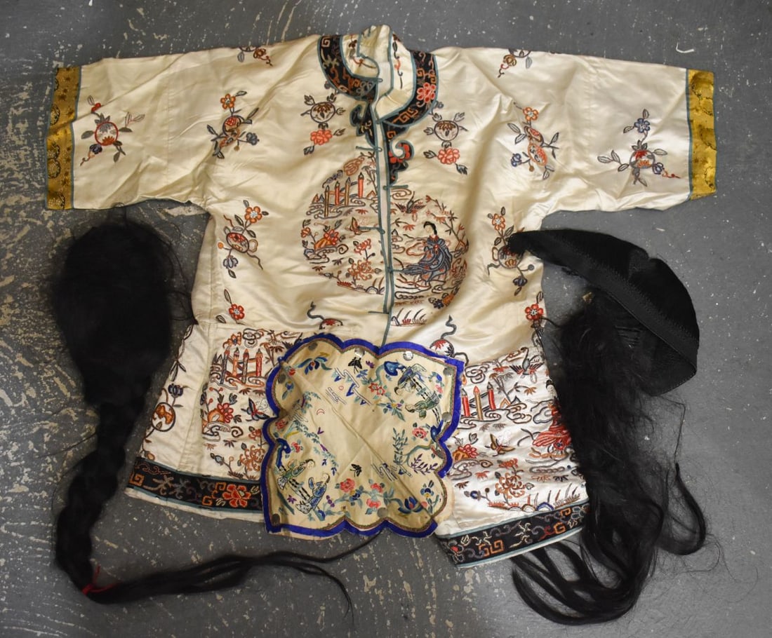 AN EARLY 20TH CENTURY CHINESE SILK EMBROIDERED JACKET Late Qing, together with a hairpiece. (4) (1 of 13)