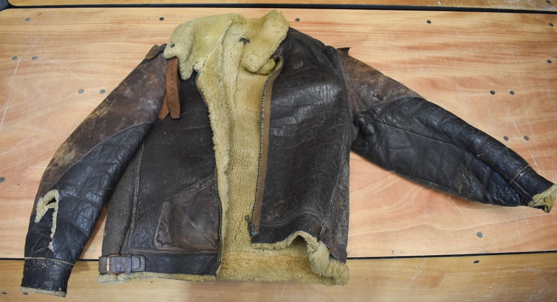 Original WWII Military Type B-3 Flying Jacket. (1 of 6)