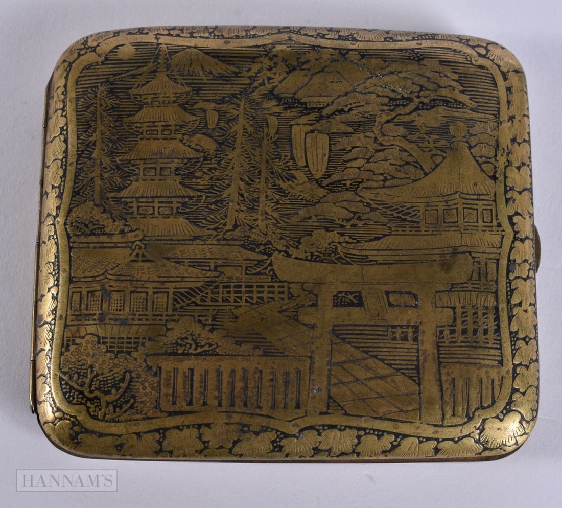 AN EARLY 20TH CENTURY JAPANESE MEIJI PERIOD DAMASCENED CASE. 8.5 cm x 7 cm. (1 of 3)