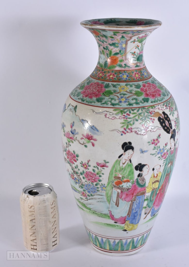 A LARGE 19TH CENTURY JAPANESE MEIJI PERIOD AO KUTANI PORCELAIN VASE painted with geisha. 40cm high. (1 of 4)