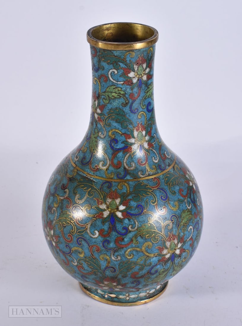AN 18TH CENTURY CHINESE CLOISONNE ENAMEL VASE Qianlong mark and period. 21 cm x 9 cm. (1 of 4)
