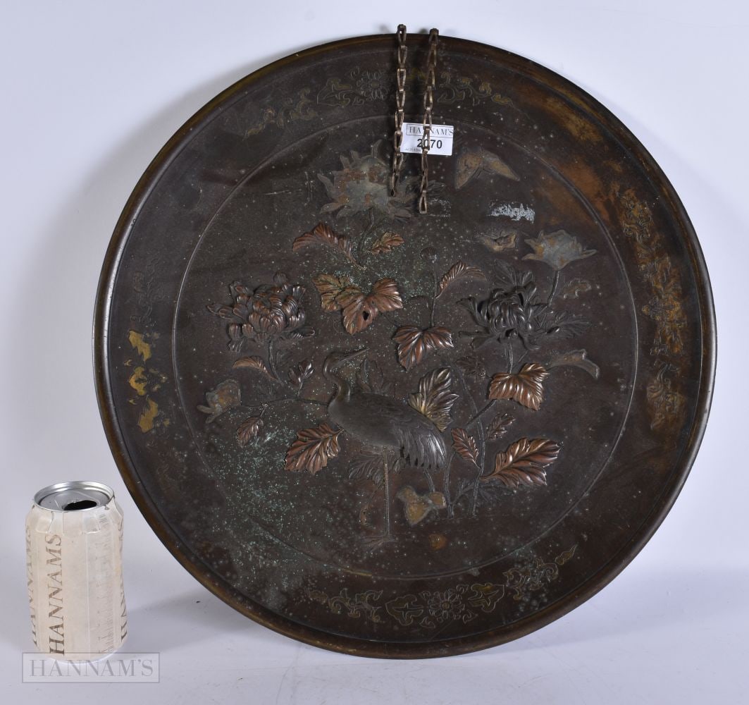 A LARGE 19TH CENTURY JAPANESE MEIJI PERIOD BRONZE CHARGER. 39 cm wide. (1 of 4)