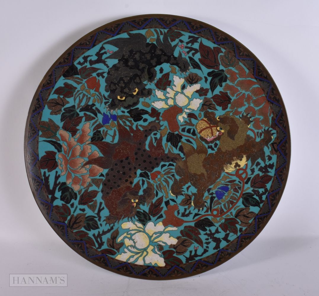 A LARGE 19TH CENTURY JAPANESE MEIJI PERIOD CLOISONNE ENAMEL BEAST DISH. 45cm wide. (1 of 4)