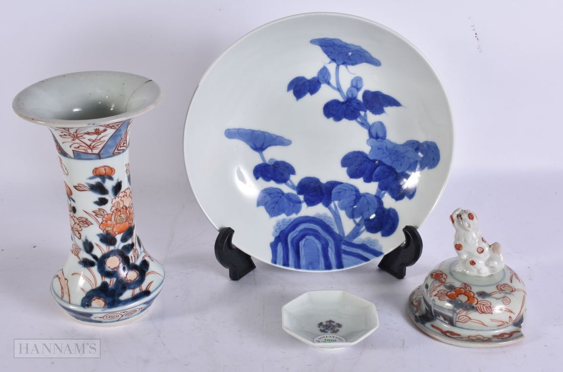 ASSORTED 18TH CENTURY JAPANESE EDO PERIOD ARITA & IMARI WARES. Largest 21 cm wide. (4) (1 of 2)