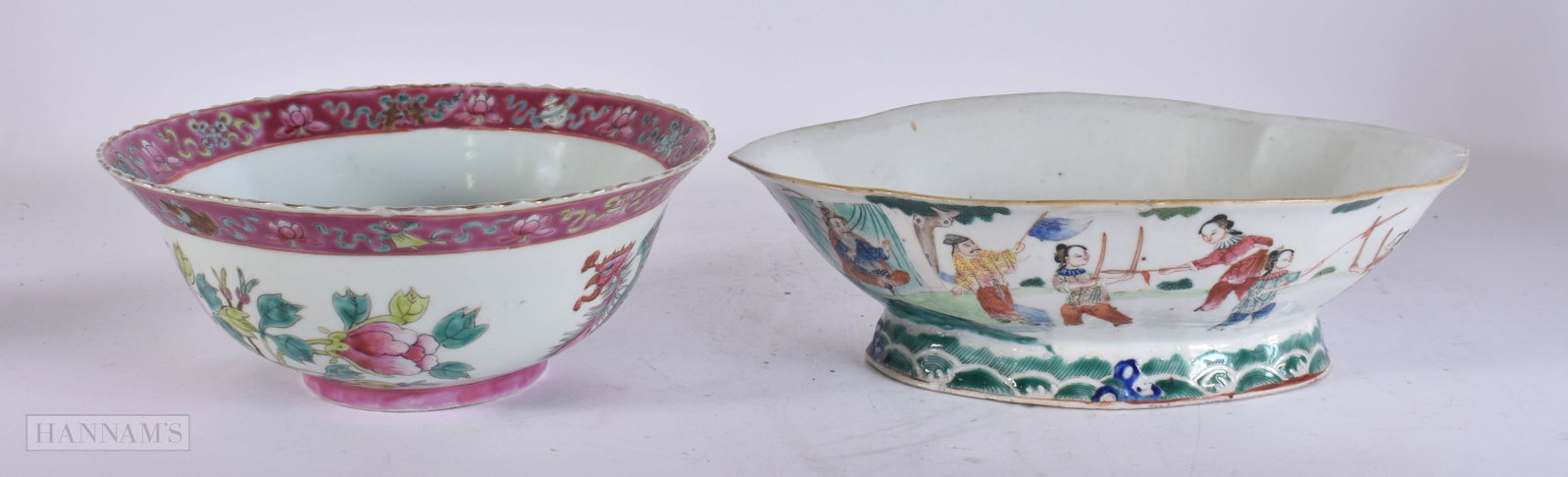 AN EARLY 20TH CENTURY CHINESE NONYA STRAITS PORCELAIN SCALLOPED BOWL Late Qing/Republic, together wi: AN EARLY 20TH CENTURY CHINESE NONYA STRAITS PORCELAIN SCALLOPED BOWL Late Qing/Republic, together with a lobed dish. Largest 25cm wide. (2)