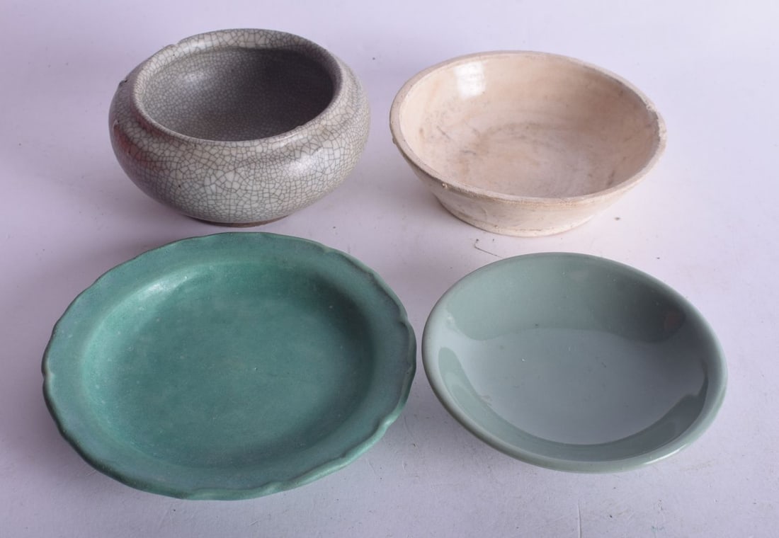 CHINESE QING DYNASTY PORCELAIN. Largest 9 cm wide. (4): CHINESE QING DYNASTY PORCELAIN. Largest 9 cm wide. (4)