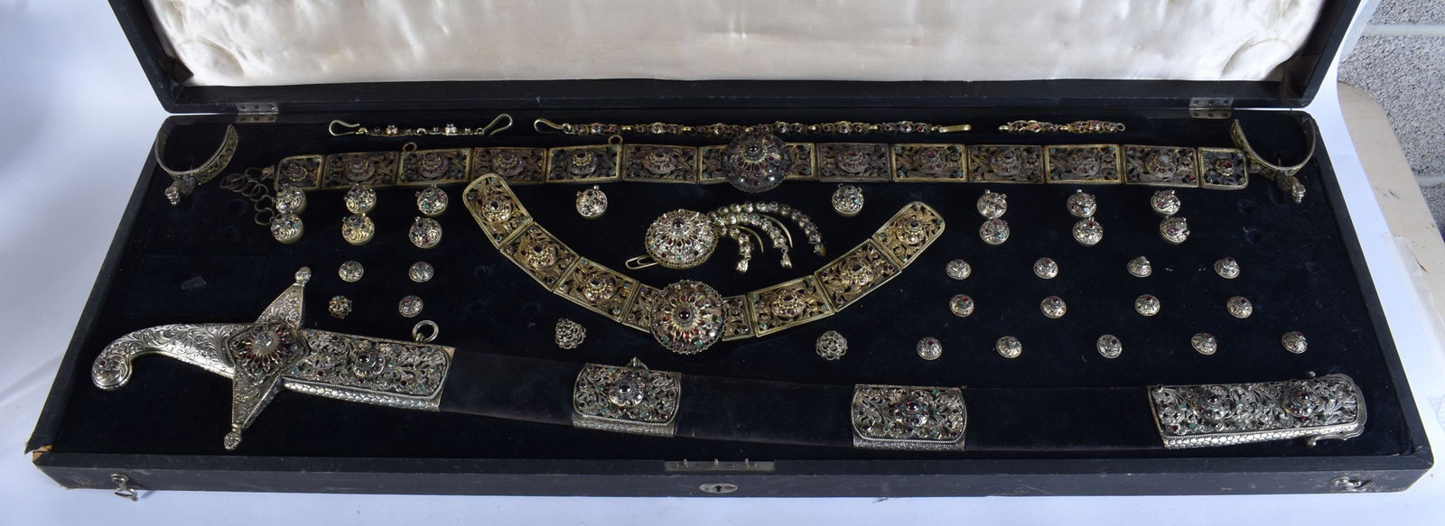 A MAGNIFICENT LATE 19TH CENTURY AUSTRO HUNGARIAN SILVER SWORD inset with several precious stones, wi (1 of 20)