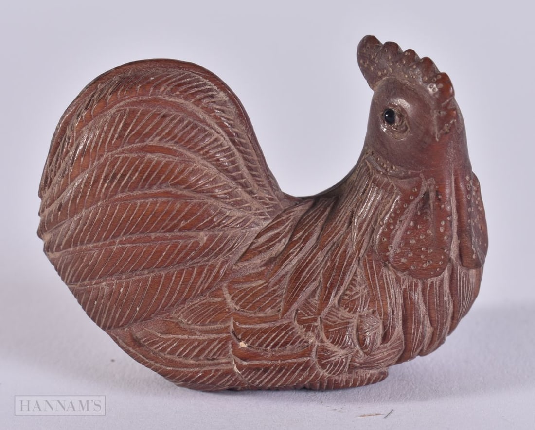 A CARVED WOOD CHICKEN NETSUKE. 3.7 x 5.1 cm (1 of 3)