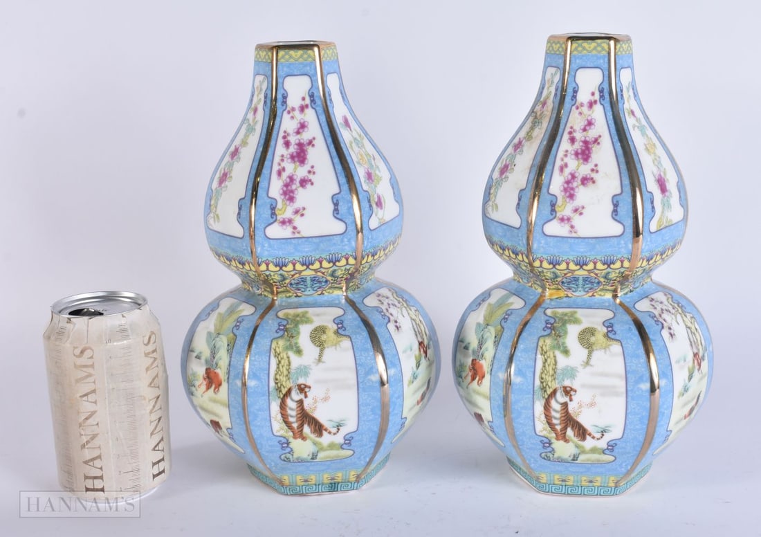 A PAIR OF CHINESE PORCELAIN GOURD VASES. 26.5 cm high. (1 of 5)