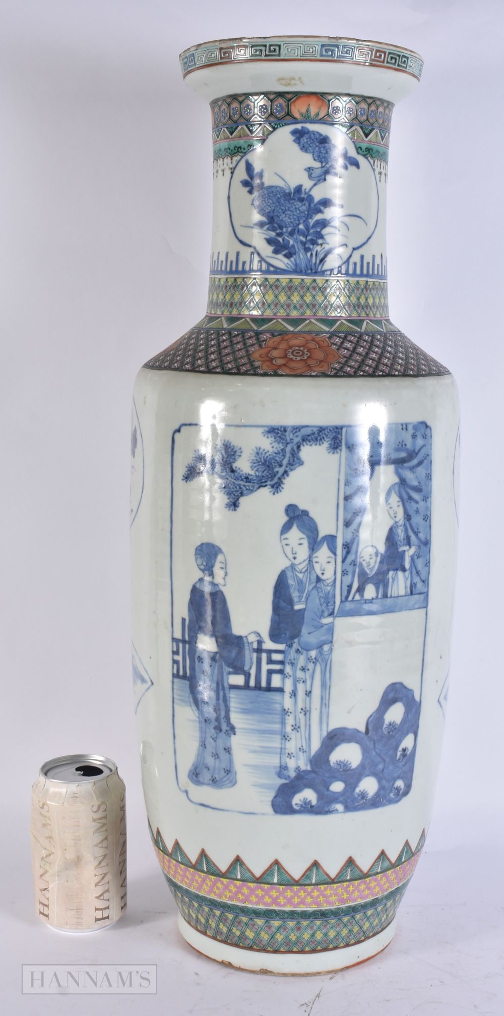 A LARGE 19TH CENTURY CHINESE BLUE AND WHITE FAMILLE VERTE ROULEAU VASE Qing. 58 cm x 20cm.: A LARGE 19TH CENTURY CHINESE BLUE AND WHITE FAMILLE VERTE ROULEAU VASE Qing. 58 cm x 20cm.