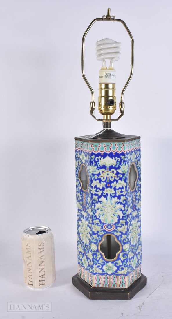 A LATE 19TH CENTURY CHINESE PORCELAIN LAMP Late Qing. 50 cm high. (1 of 4)