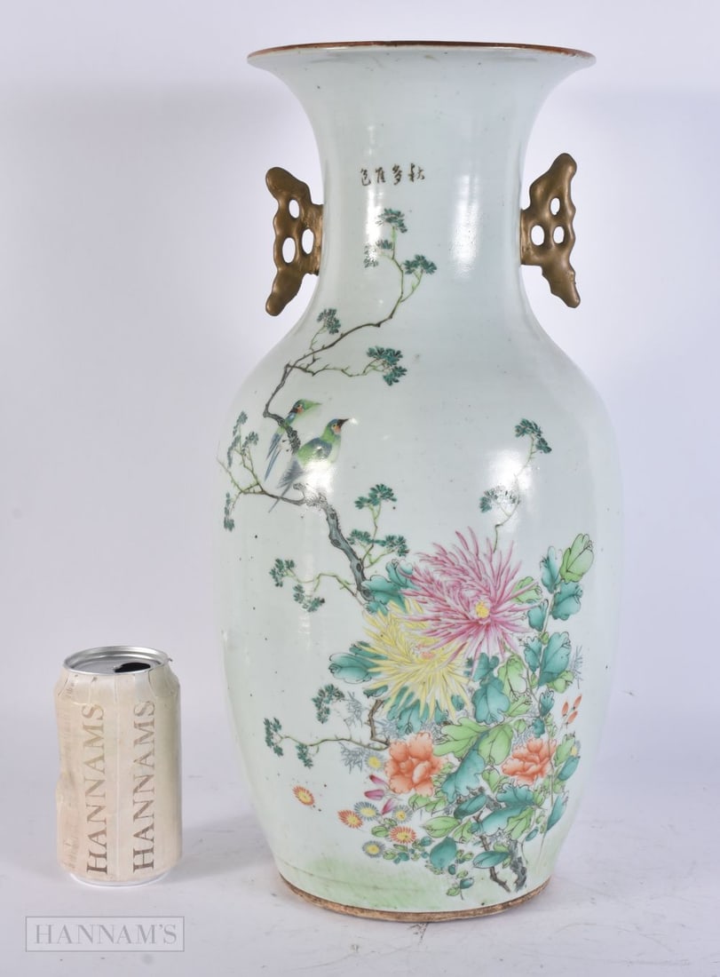 AN EARLY 20TH CENTURY CHINESE FAMILLE ROSE PORCELAIN VASE Late Qing/Republic. 40.5 cm high.: AN EARLY 20TH CENTURY CHINESE FAMILLE ROSE PORCELAIN VASE Late Qing/Republic. 40.5 cm high.
