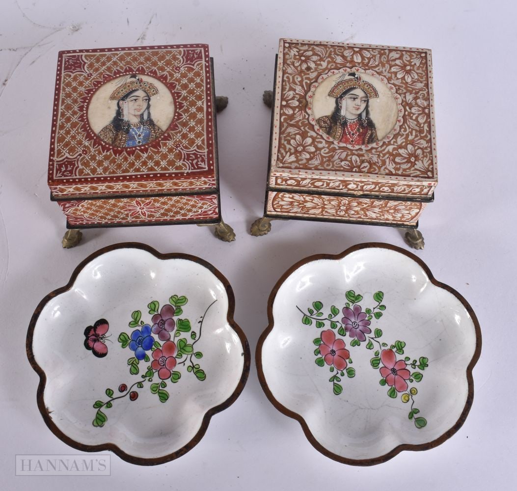 A PAIR OF ANTIQUE INDIAN PAINTED WOOD BOXES together with a pair of dishes. Largest 7.5 cm wide. (4) (1 of 7)