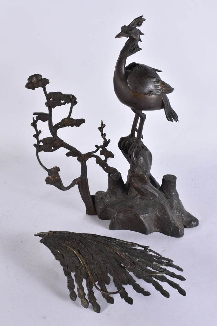 A 19TH CENTURY JAPANESE MEIJI PERIOD BRONZE BIRD CENSER AND COVER. 36 cm x 32 cm.: A 19TH CENTURY JAPANESE MEIJI PERIOD BRONZE BIRD CENSER AND COVER. 36 cm x 32 cm.
