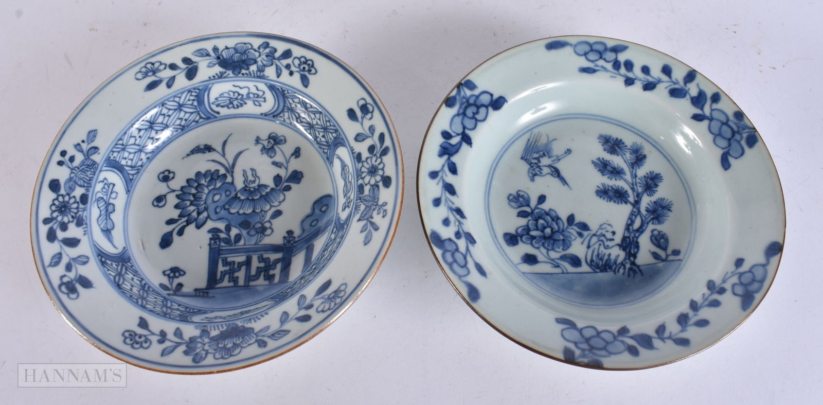 A PAIR OF 18TH CENTURY CHINESE BLUE AND WHITE PORCELAIN BOWLS Qianlong. (1 of 7)