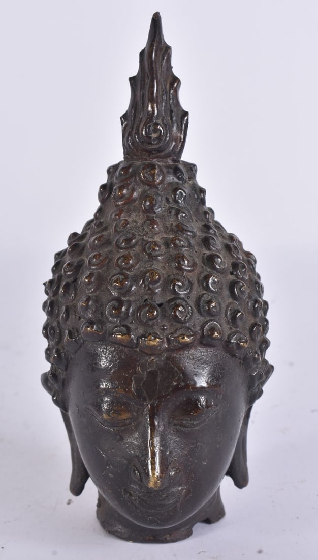 AN 18TH/19TH CENTURY SOUTHEAST ASIAN THAI BRONZE BUDDHA HEAD. 15 cm x 6 cm. (1 of 6)