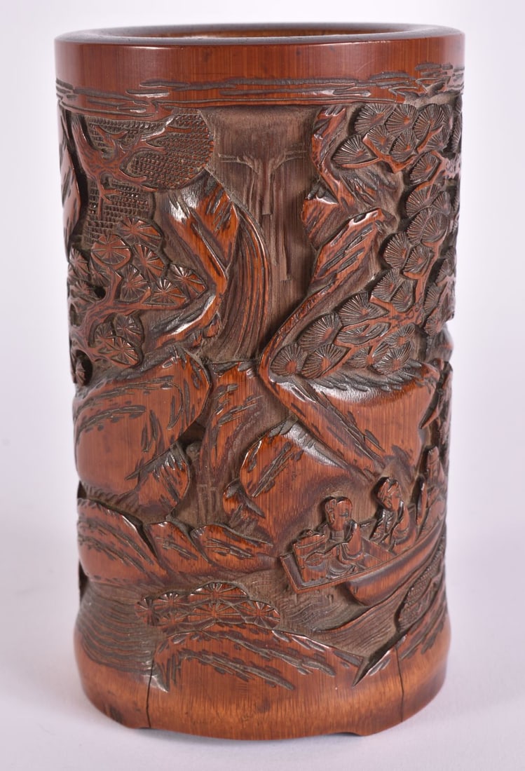 A FINE 18TH/19TH CENTURY CHINESE CARVED BAMBOO BITONG BRUSH POT Late Qianlong/Jiaqing. 13 cm x 7.5 c: A FINE 18TH/19TH CENTURY CHINESE CARVED BAMBOO BITONG BRUSH POT Late Qianlong/Jiaqing. 13 cm x 7.5 cm.