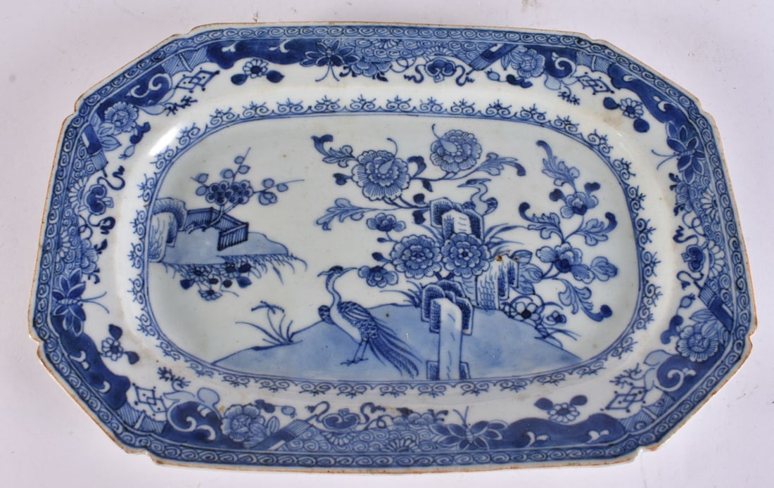 AN 18TH CENTURY CHINESE EXPORT BLUE AND WHITE PORCELAIN DISH Qianlong. 27cm x 17 cm. (1 of 5)