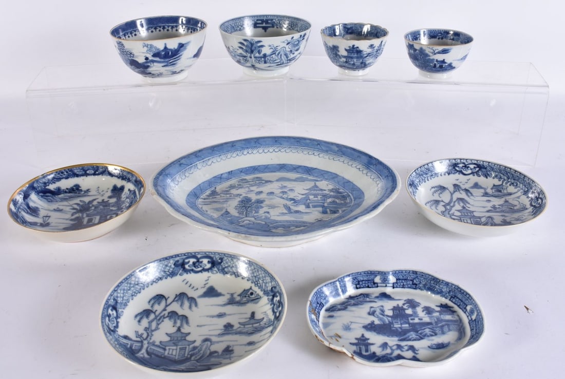 ASSORTED 18TH/19TH CENTURY CHINESE EXPORT BLUE AND WHITE PORCELAIN Qing. Largest 22cm wide. (qty) (1 of 11)