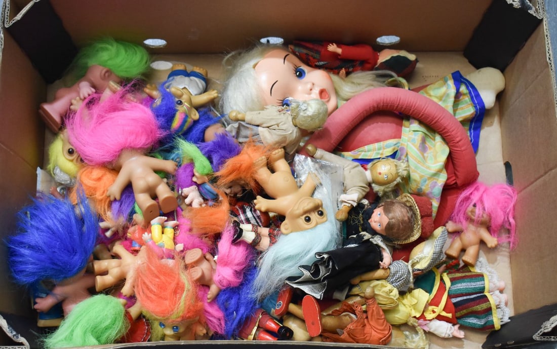 A COLLECTION OF VINTAGE TROLLS AND TOYS. (qty) (1 of 6)