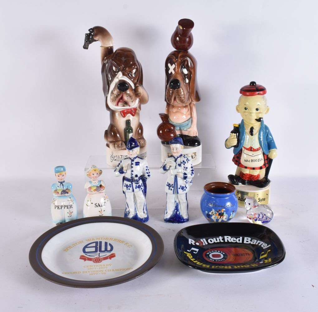A COLLECTION OF MUSICAL DECANTERS etc. (qty): A COLLECTION OF MUSICAL DECANTERS etc. (qty)
