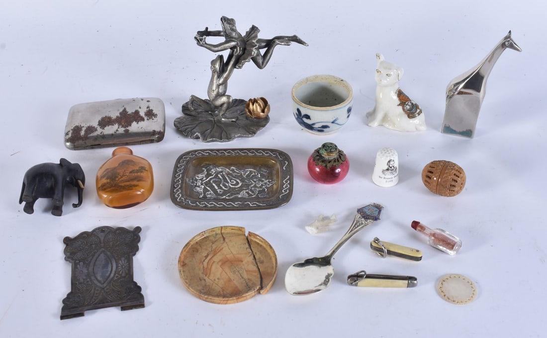 ASSORTED COLLECTABLES. (qty) (1 of 4)