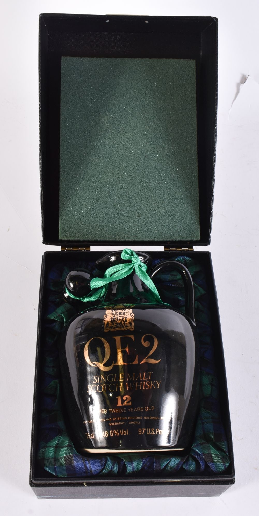 A BOXED QE2 MALT SCOTCH WHISKEY. (1 of 5)
