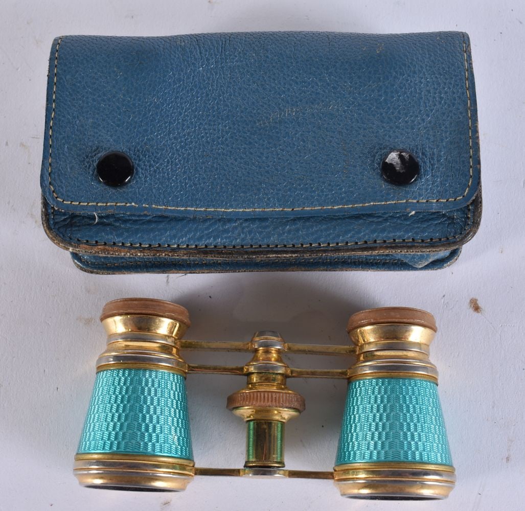 A PAIR OF ART DECO ENAMELLED OPERA GLASSES. 9 cm x 4.5 cm extended. (1 of 4)