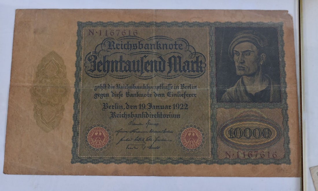 ASSORTED BANK NOTES. (qty) - 3