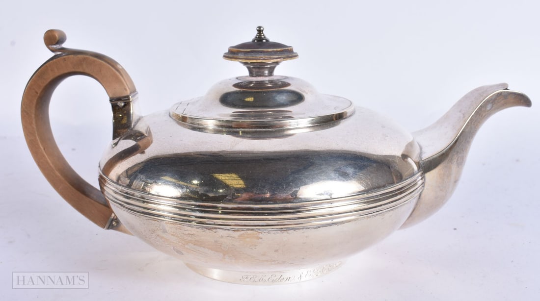 AN EARLY 19TH CENTURY ENGLISH SILVER TEAPOT. 570 grams. 22 cm wide. (1 of 7)
