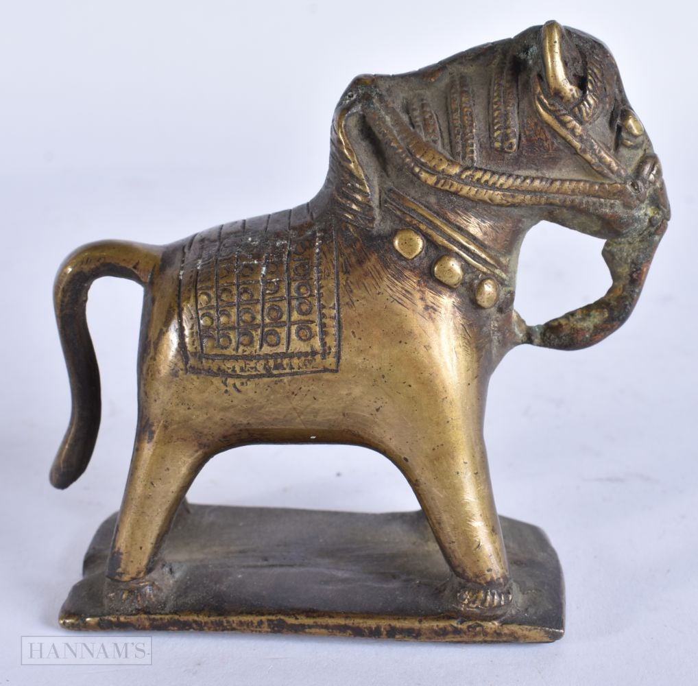 AN 18TH/19TH CENTURY INDIAN HINDU BRONZE FIGURE OF A HORSE. 9.5 cm x 9.5 cm. (1 of 5)