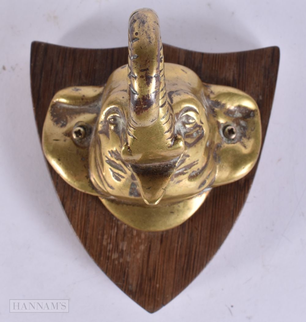 AN EDWARDIAN BRONZE ELEPHANT MASK HEAD COAT HOOK. 16 cm x 10 cm. (1 of 5)