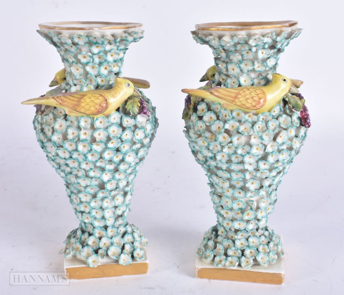 A PAIR OF ANTIQUE MEISSEN SCHNEBALLEN ENCRUSTED PORCELAIN VASES. 13.5 cm high. (1 of 5)