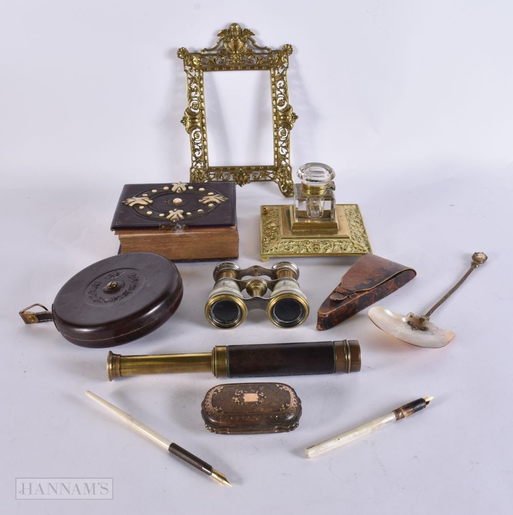 ASSORTED COLLECTABLES. (qty) (1 of 8)