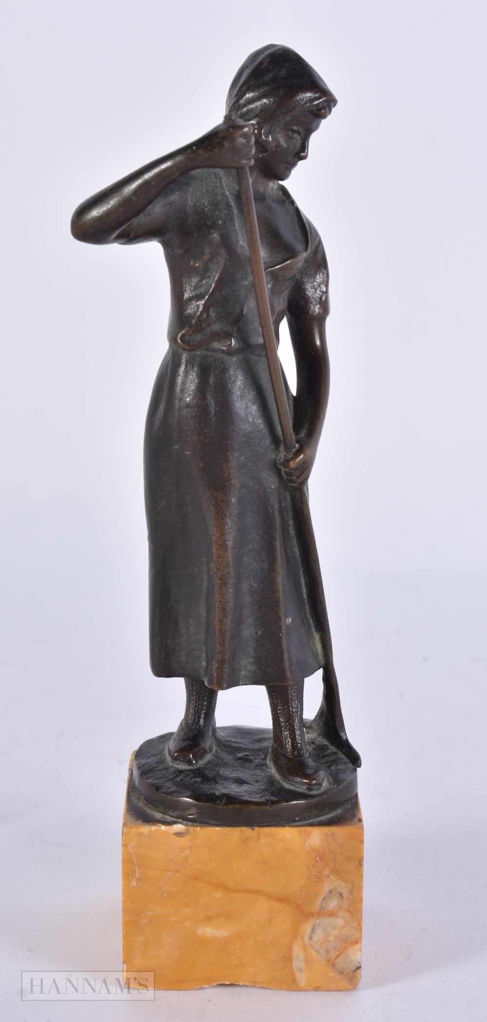 Antique Bronze Sculpture Peasant Woman Henryk Kossowski. 15 cm high.: Antique Bronze Sculpture Peasant Woman Henryk Kossowski. 15 cm high.